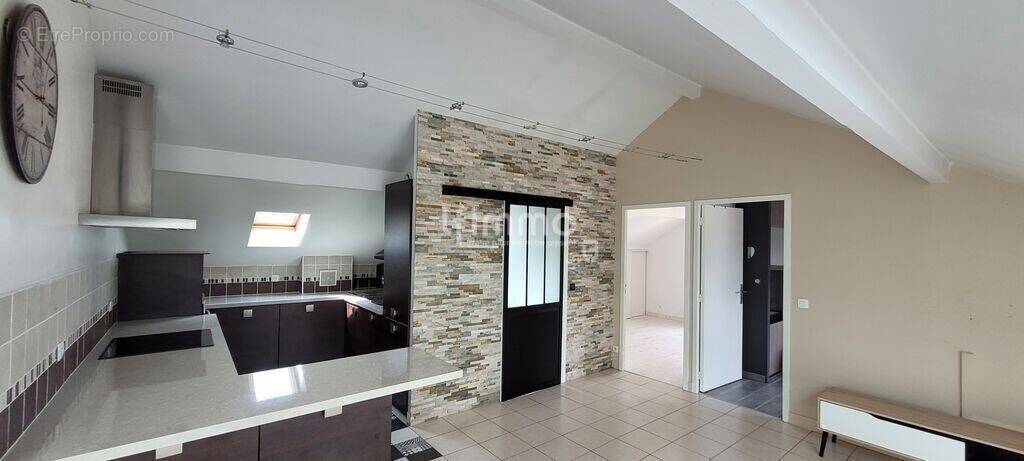 Appartement à COUBRON