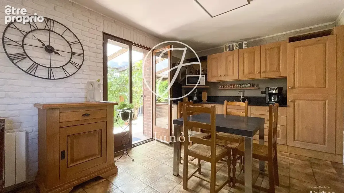 WATTRELOS - Maison individuelle 131 m² - 5 pièces – 4 chambres – Terrain 574m² - Jardin - photo 4