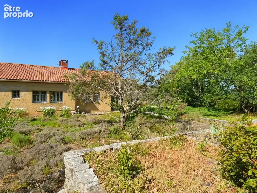 Investissement en nue-propriété 99m2 et 70m2 d'ateliers et garage, terrain 2552m2 - photo 3