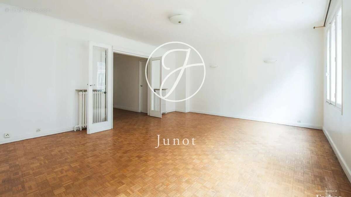 Appartement à PARIS-7E