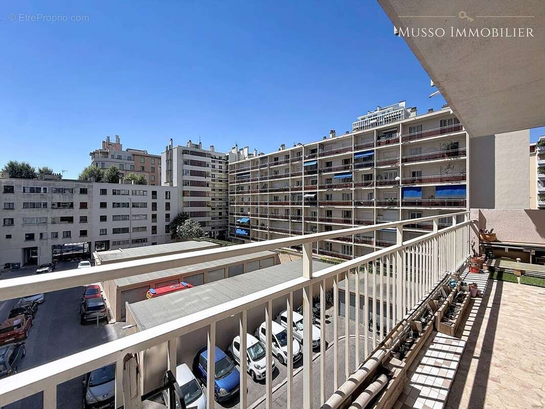 Appartement 54 m² à Marseille-7e  - photo 3