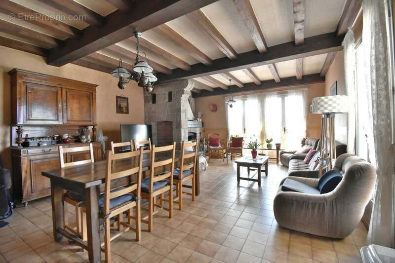 Maison à SAINT-AGREVE