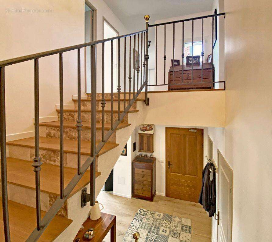 Maison à LA GARDE-FREINET