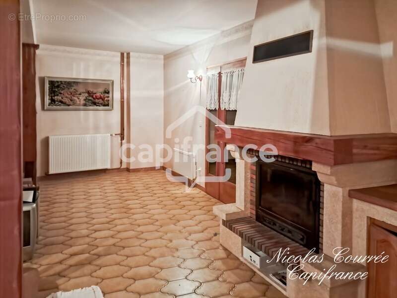 Maison à vendre dans le secteur mellois, idéale en résidence principale ou maison de campagne, pour les amateurs de calme, d’esp - photo 7
