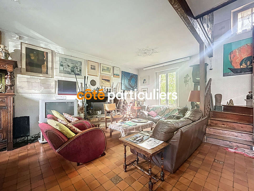 Maison à SAINT-MAUR-DES-FOSSES