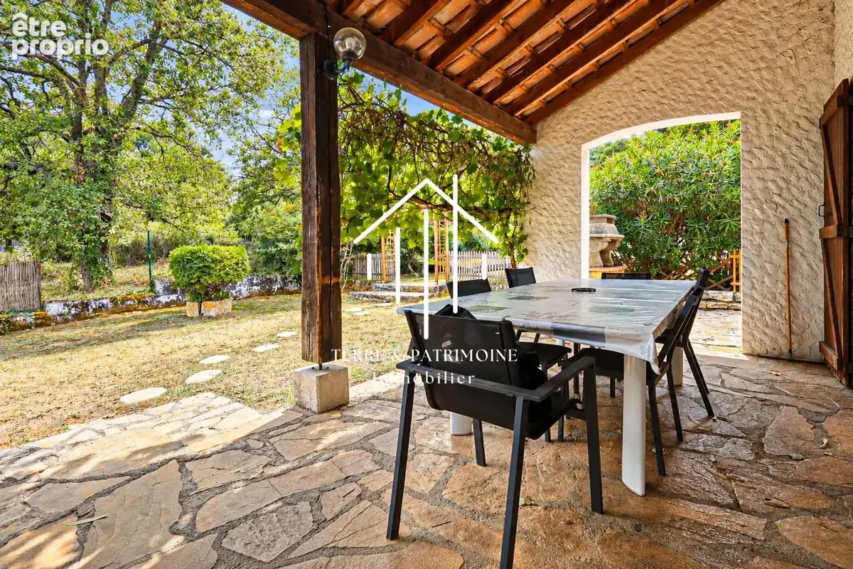 Villa avec piscine et garage. - photo 14