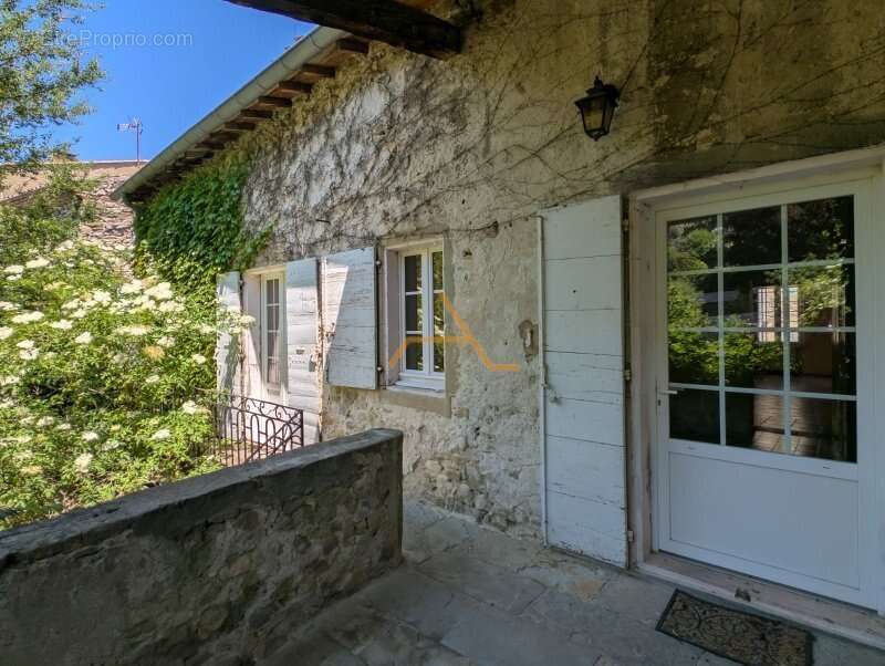 Bourdeaux Maison de village avec jardin - photo 2