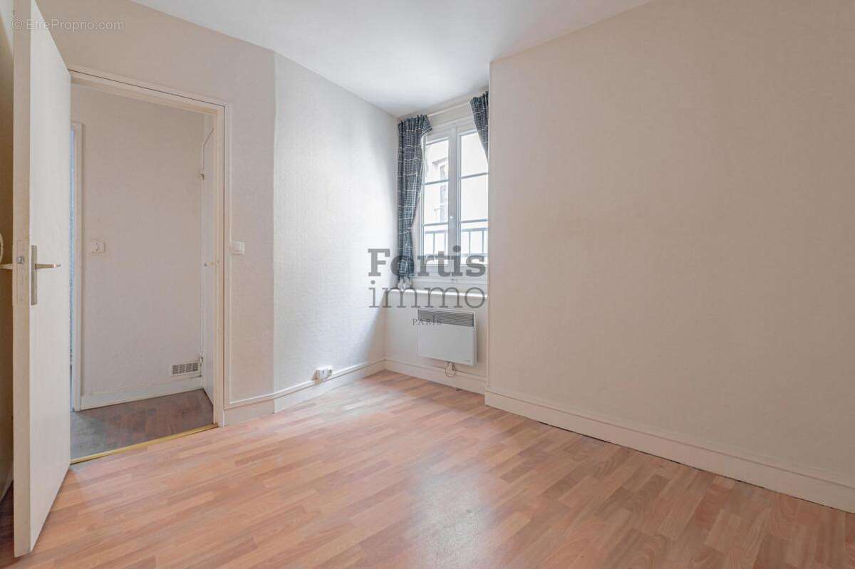 Appartement à PARIS-3E