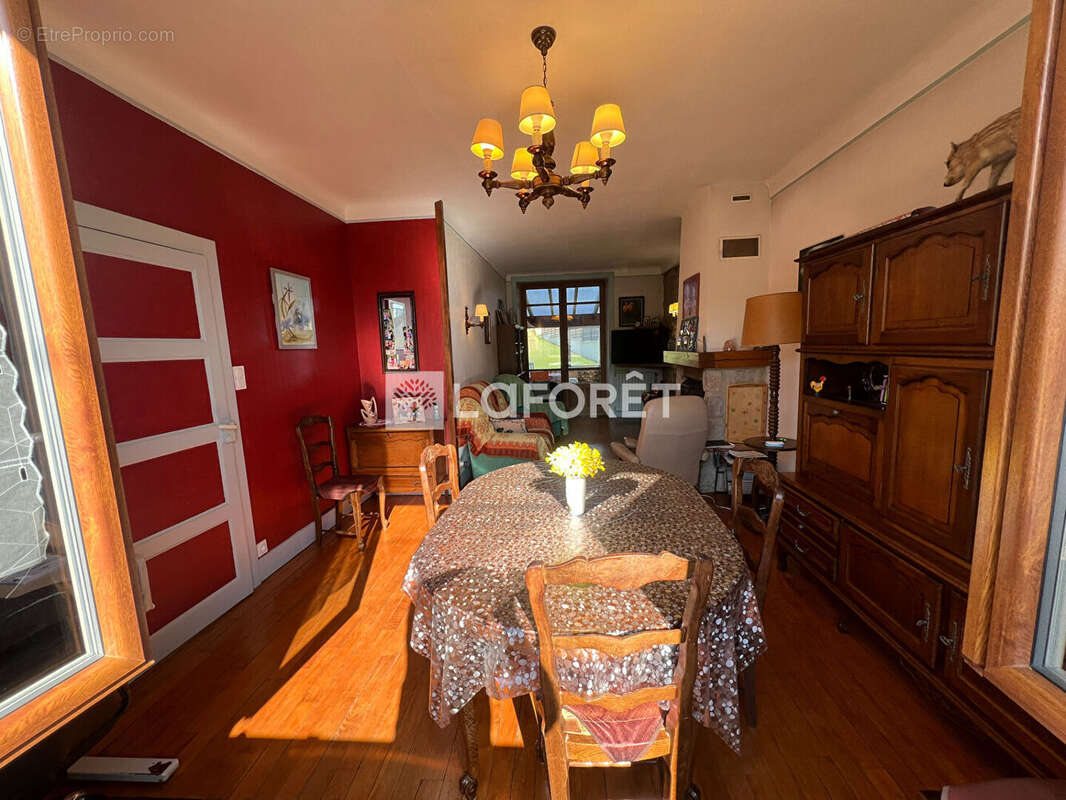 Maison à LONS-LE-SAUNIER