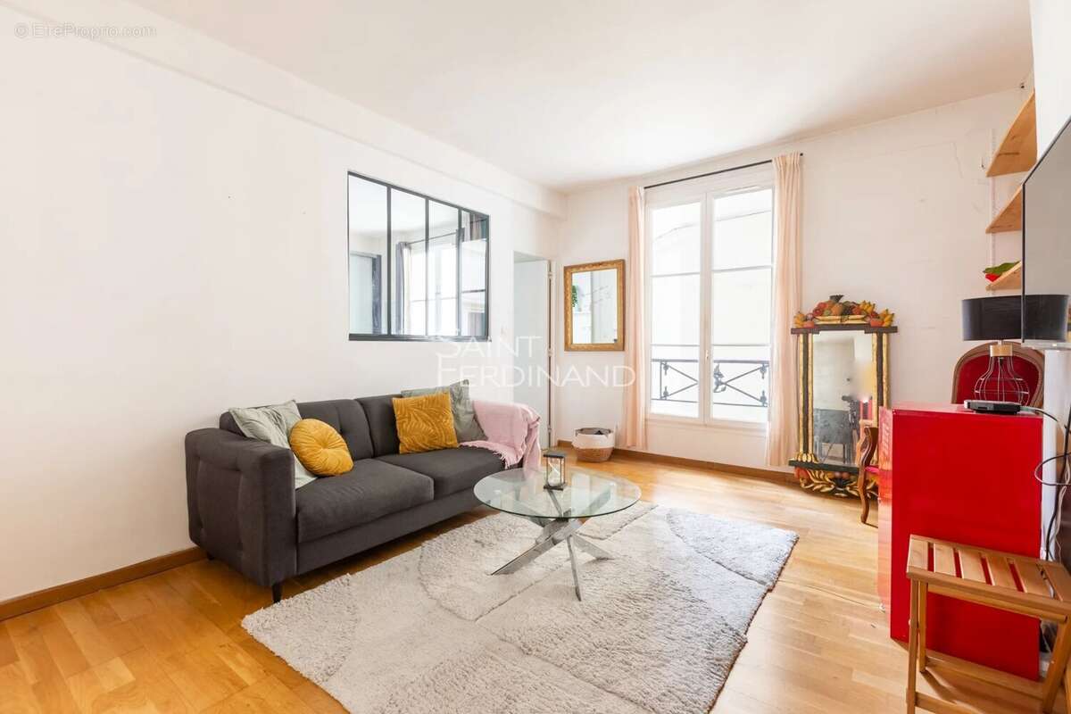 Appartement à PARIS-10E
