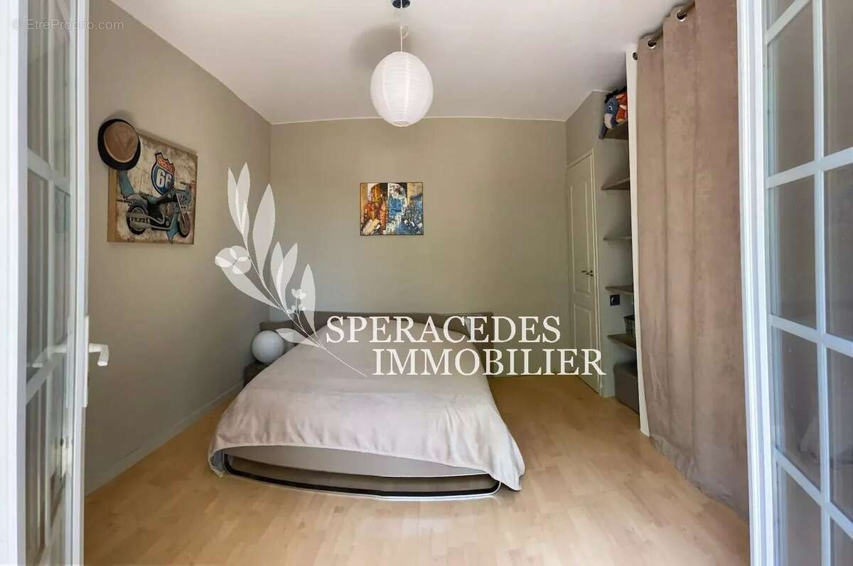 Maison à SAINT-CEZAIRE-SUR-SIAGNE