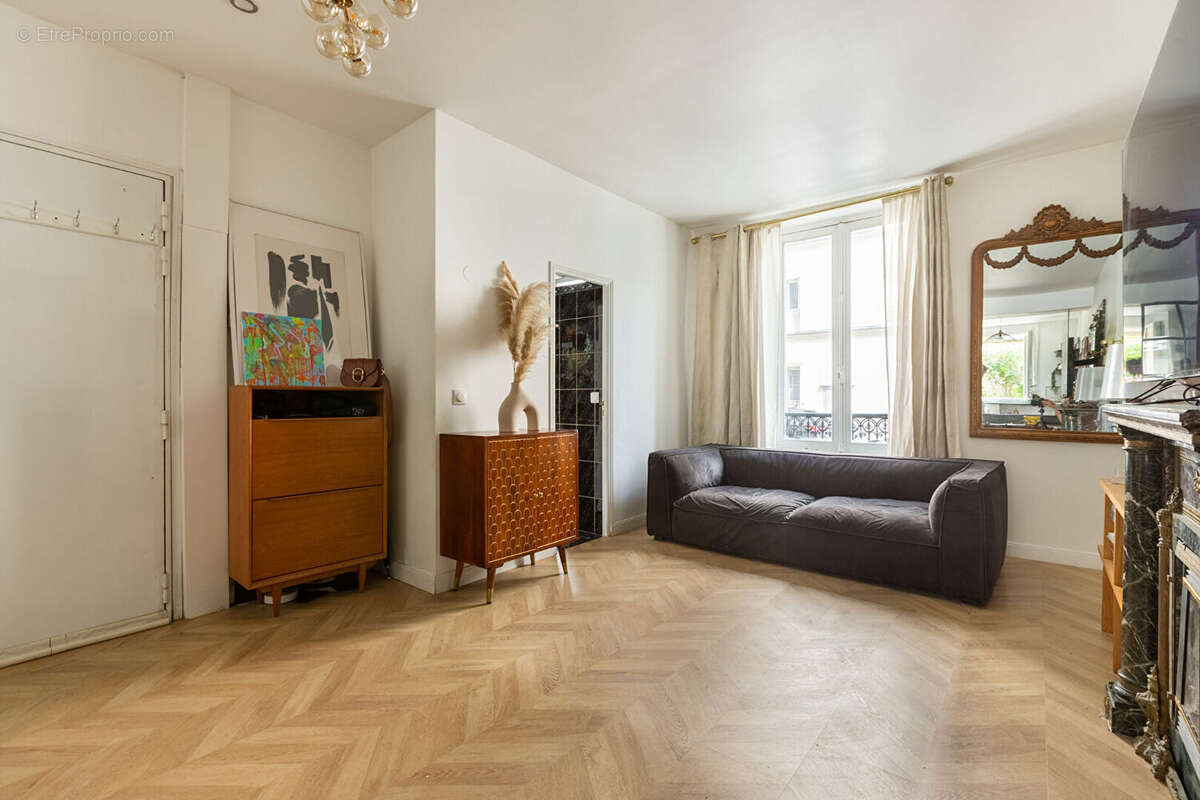 Appartement à NEUILLY-SUR-SEINE