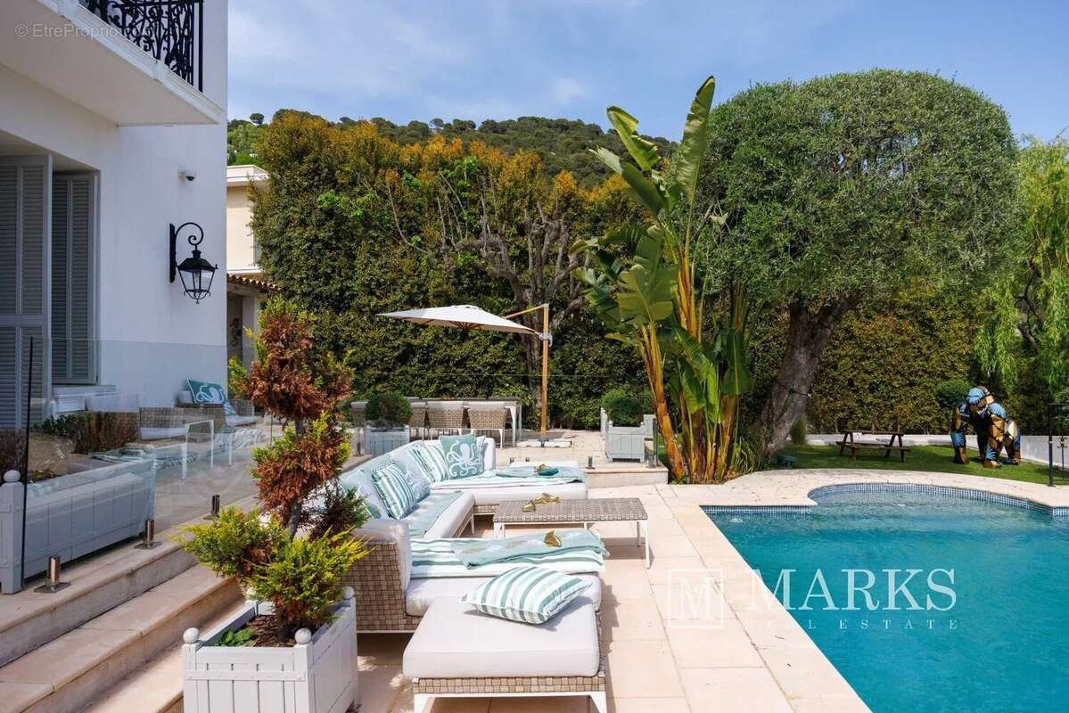 Villa rénovée avec goût avec maison d'amis et vue dégagée - photo 5