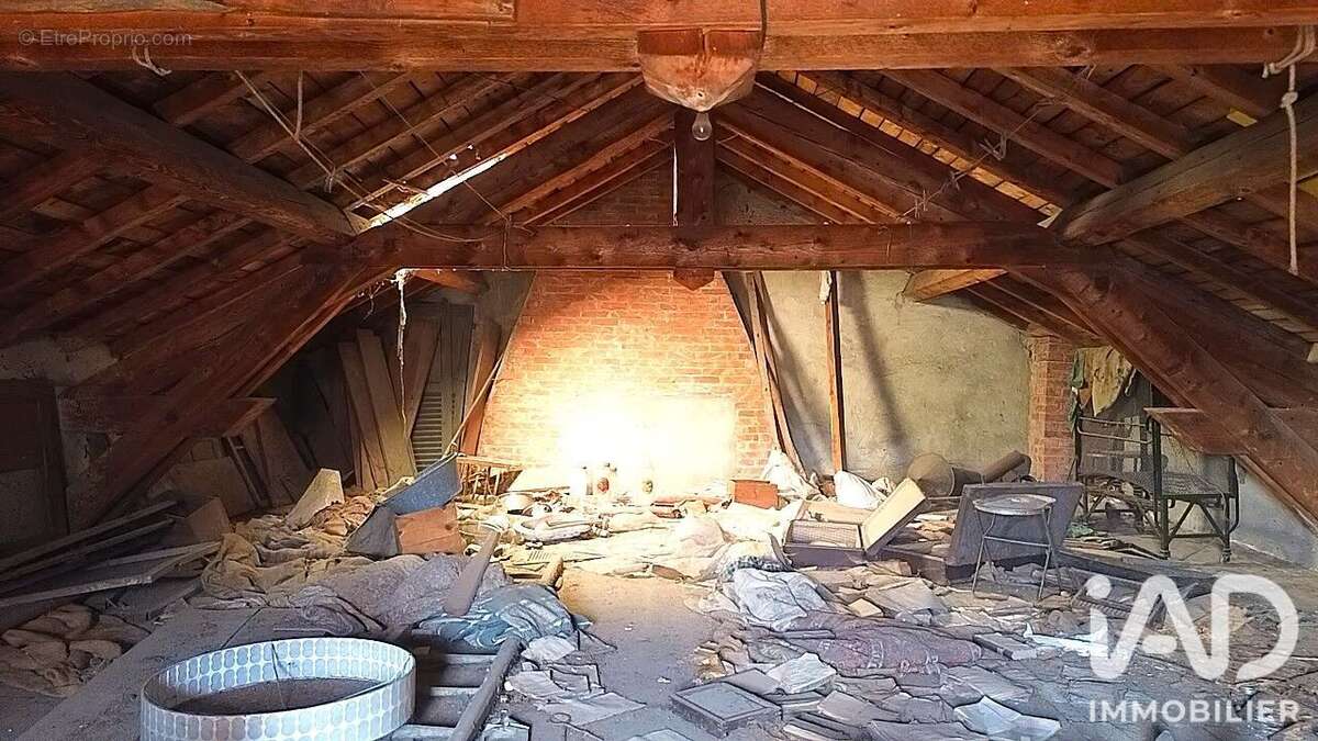 Maison 150 m² à Vernet-La-Varenne  - photo 8