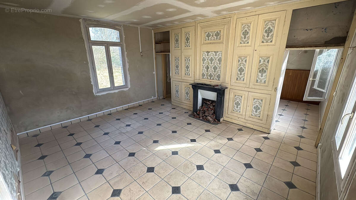 Maison à ESTREES-LES-CRECY