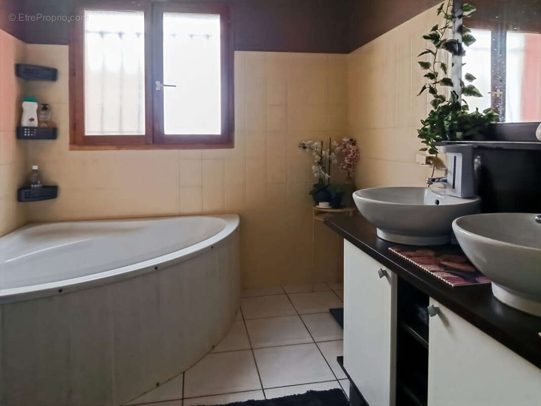 Maison contemporaine 5 pièces à vendre à Saint Sever  HAUT- 220 560 - photo 4