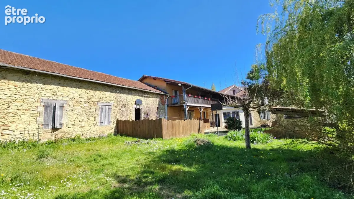 Ensemble immobilier 443m² - grange 200m² - terrain 1291m² - photo 3