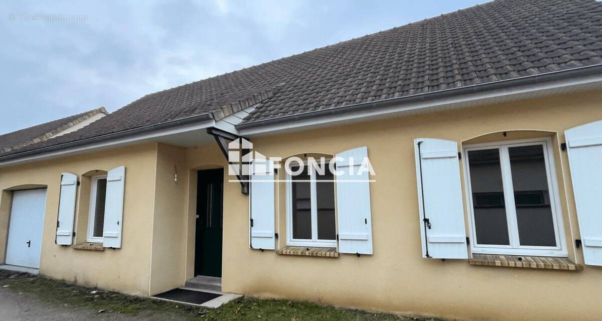 Maison à MONCE-EN-BELIN