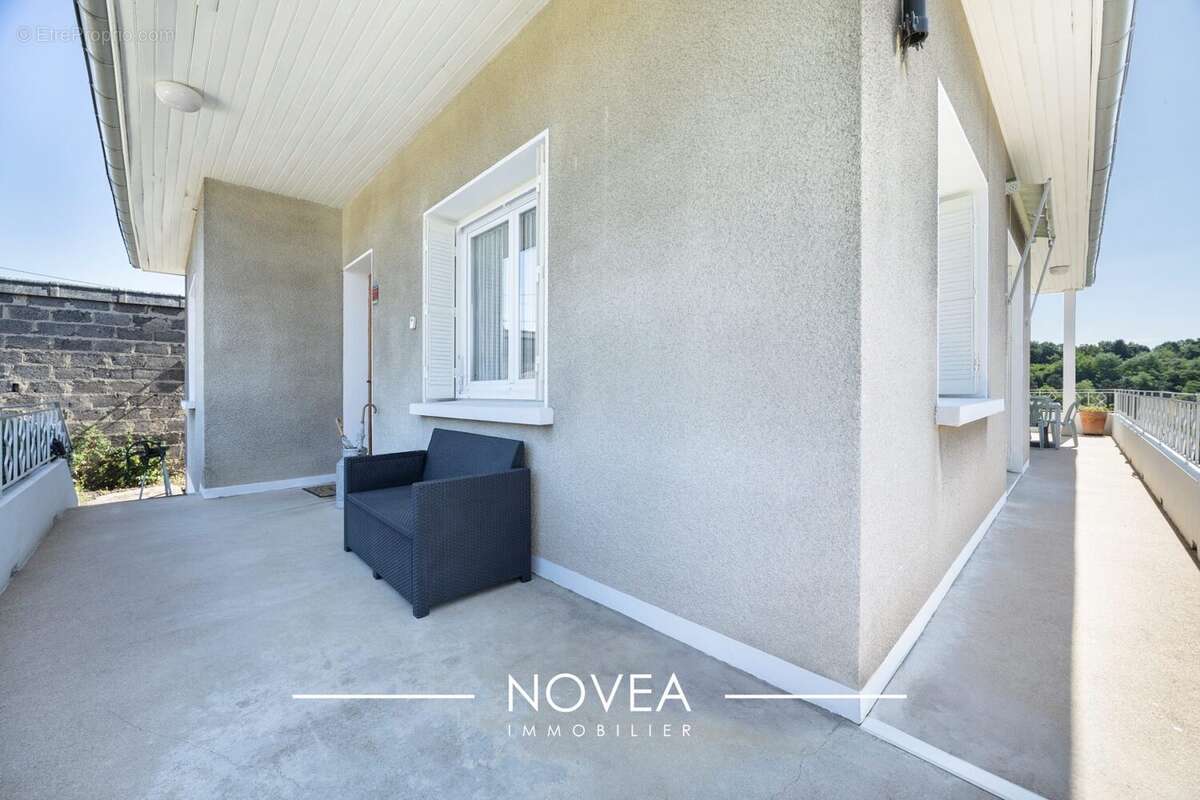 Maison à SATHONAY-CAMP