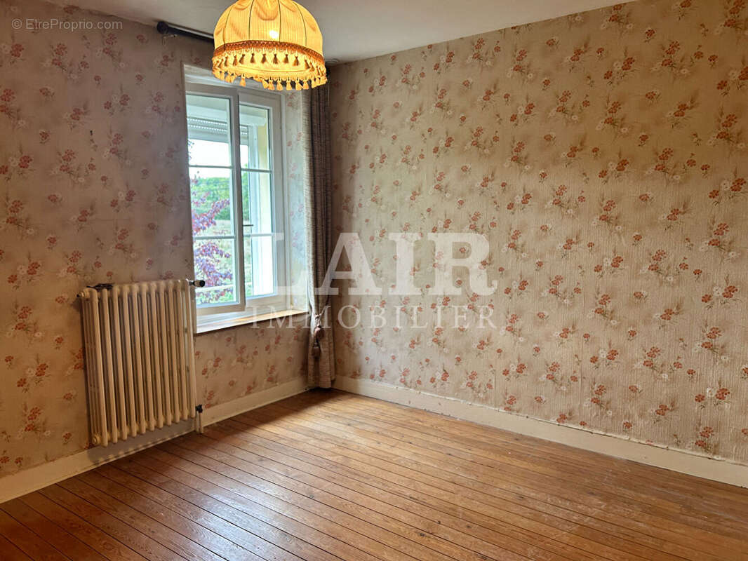 Maison à MONTMERREI