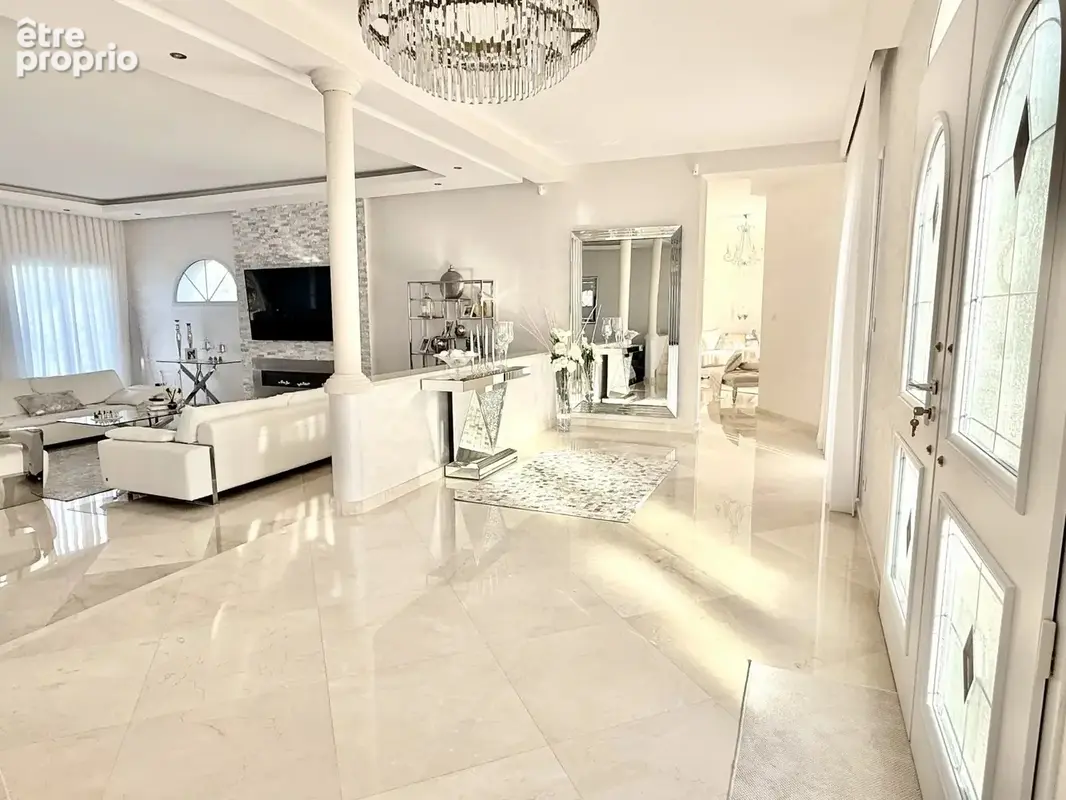 Maison d’exception – Volumes, lumière et art de vivre au calme absolu - photo 7