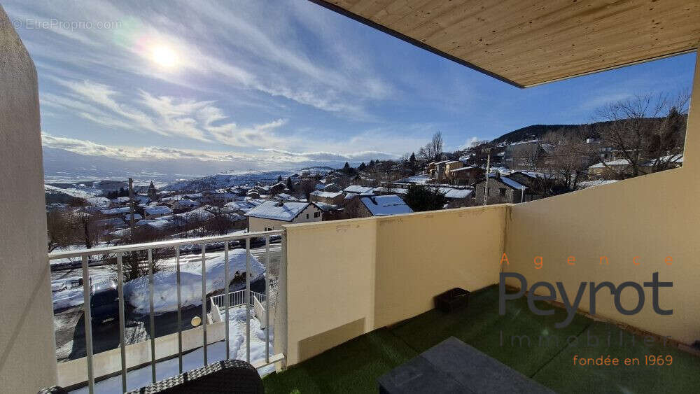 Appartement à FONT-ROMEU-ODEILLO-VIA