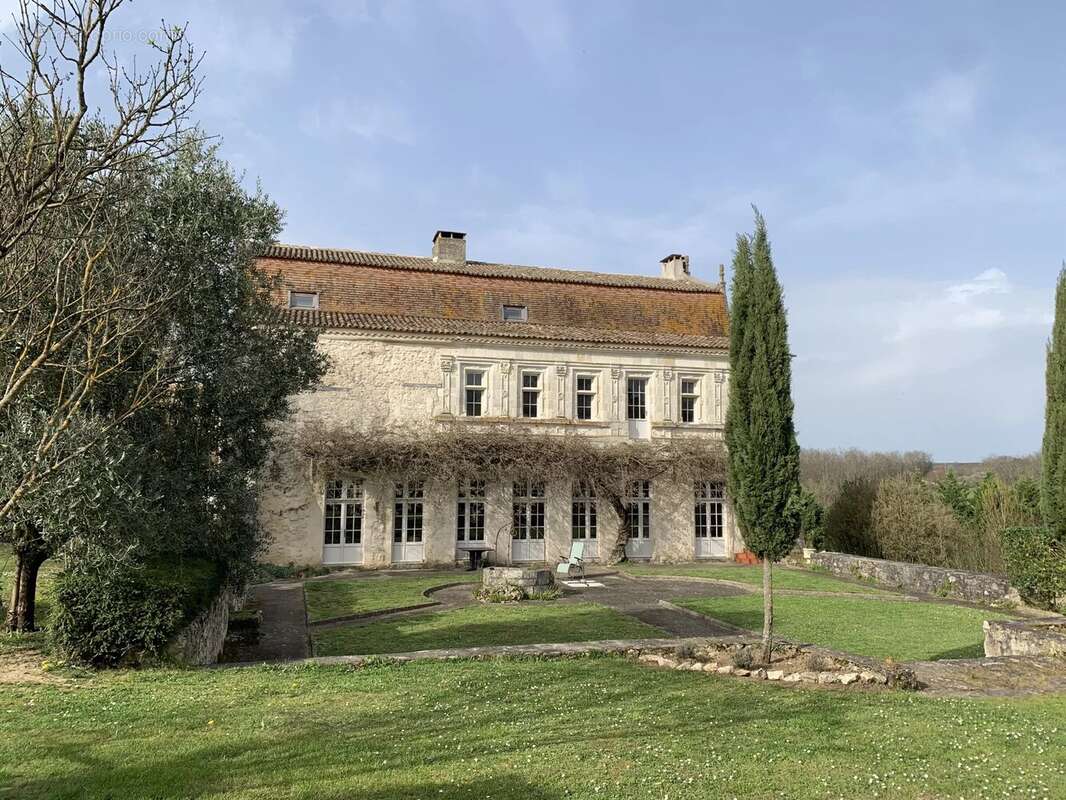 Manoir avec gîte et piscine - photo 15