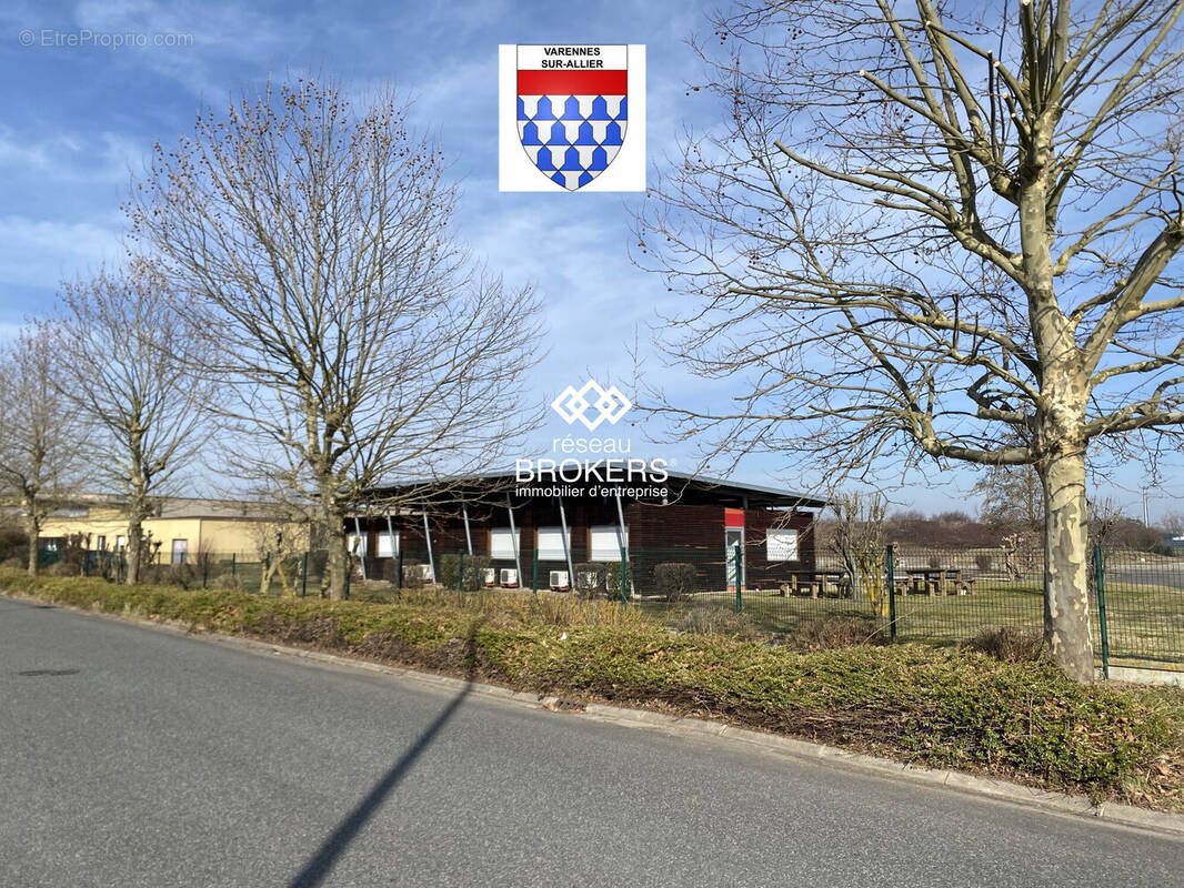 Entrée du site - Terrain à VARENNES-SUR-ALLIER