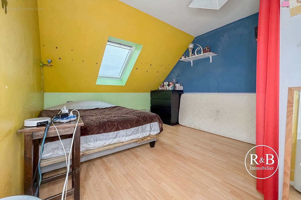 Maison à LES CLAYES-SOUS-BOIS