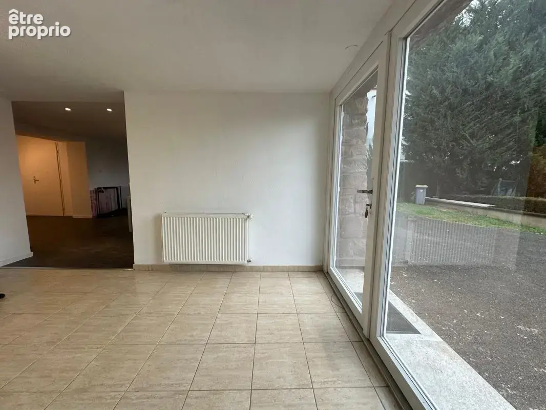 PFASTATT – grande villa avec piscine extérieure et appartement en rez-de-jardin - photo 23