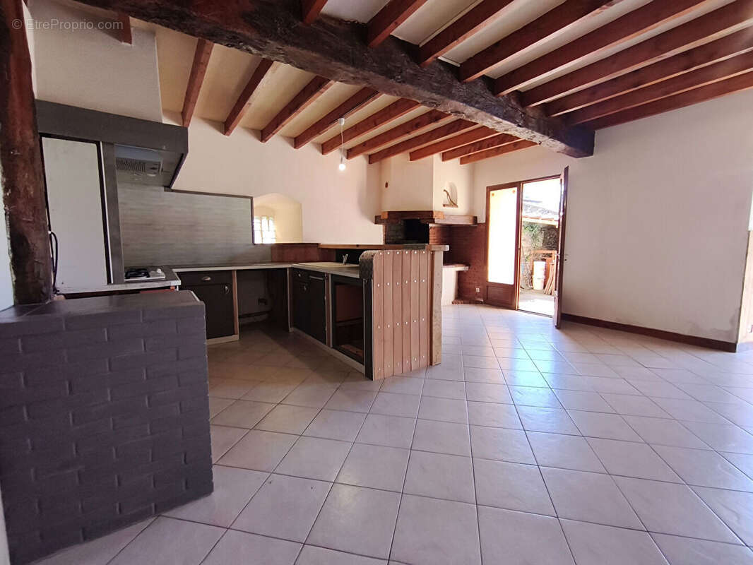 Maison à PRAT-BONREPAUX