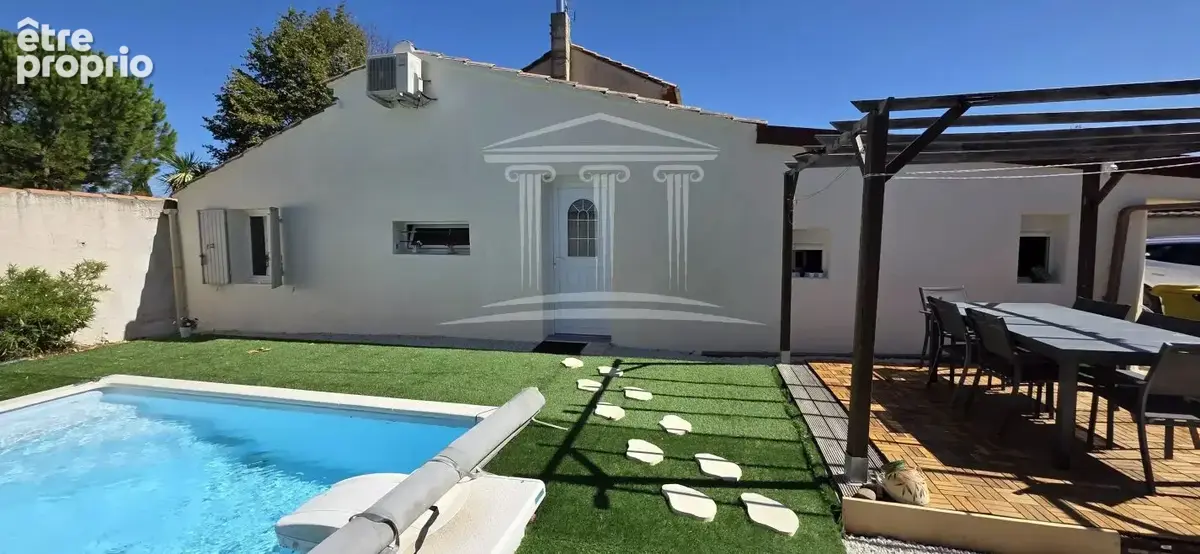Maison à LE PONTET