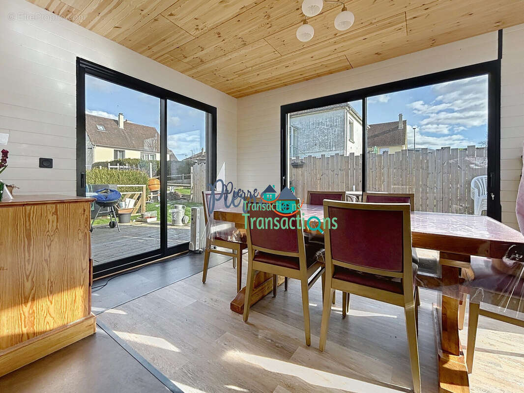 Maison à SAINT-MAURICE-D'ETELAN