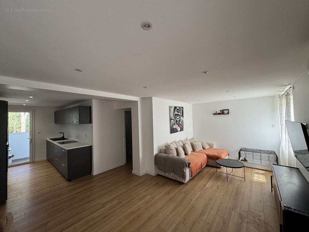 Sete t5 a vendre au milieu d'un parc - photo 7