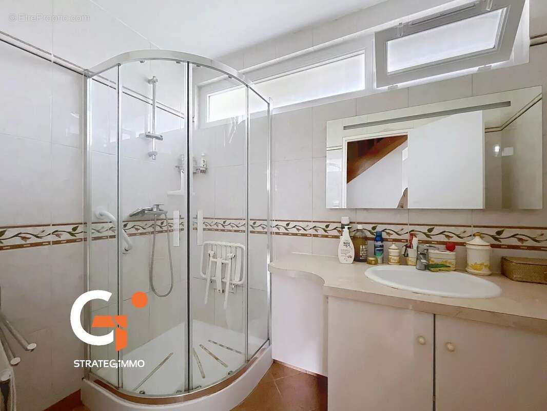 Maison à LE MESNIL-ESNARD