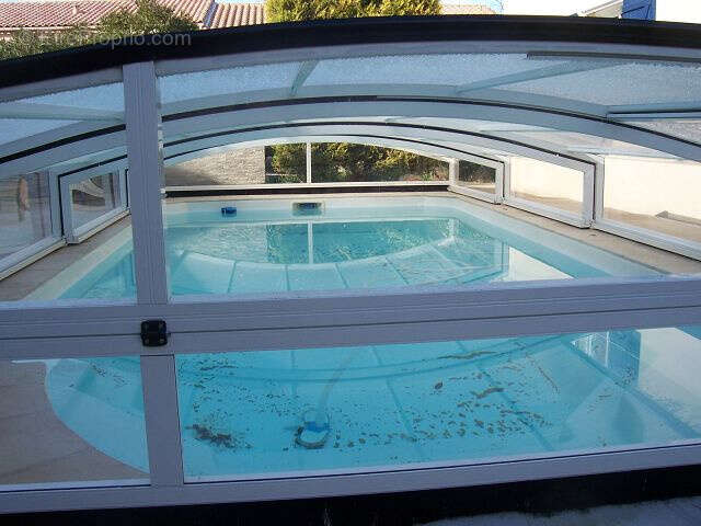  FLEURY Villa de type V d'une SH 152 m2 sur 3 faces sur un terrain de 619 m2 avec piscine. - photo 21