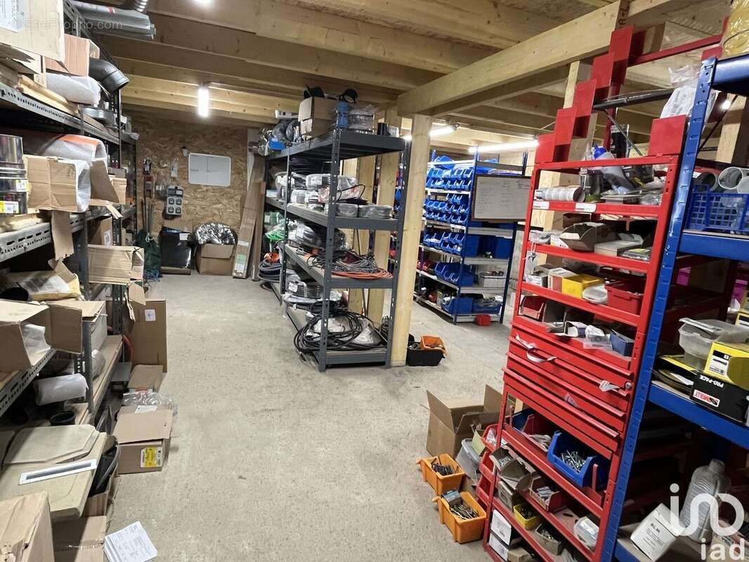 Photo 2 - Commerce à SAINT-MEEN-LE-GRAND