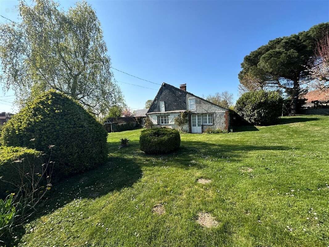 Maison à SAINT-ANGE-ET-TORCAY