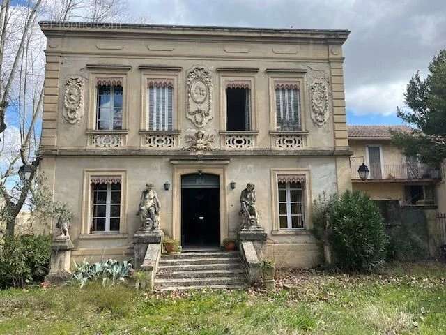 Maison à REMOULINS