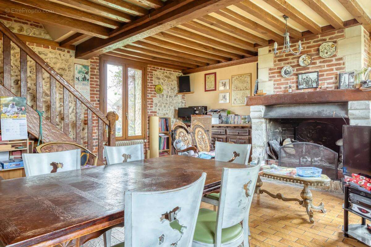 Maison 6 pièces avec grand jardin et potentiel - photo 4