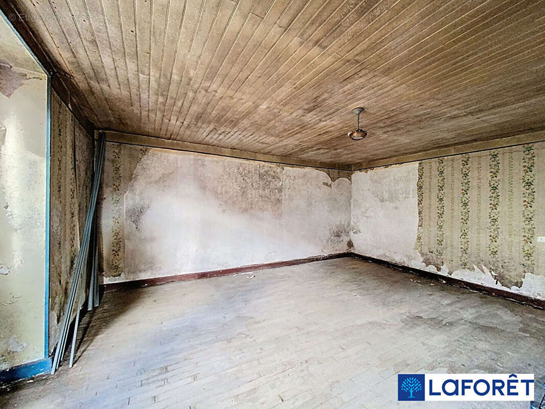 Maison à MONTIGNY-MORNAY-VILLENEUVE-SUR-VINGEANNE