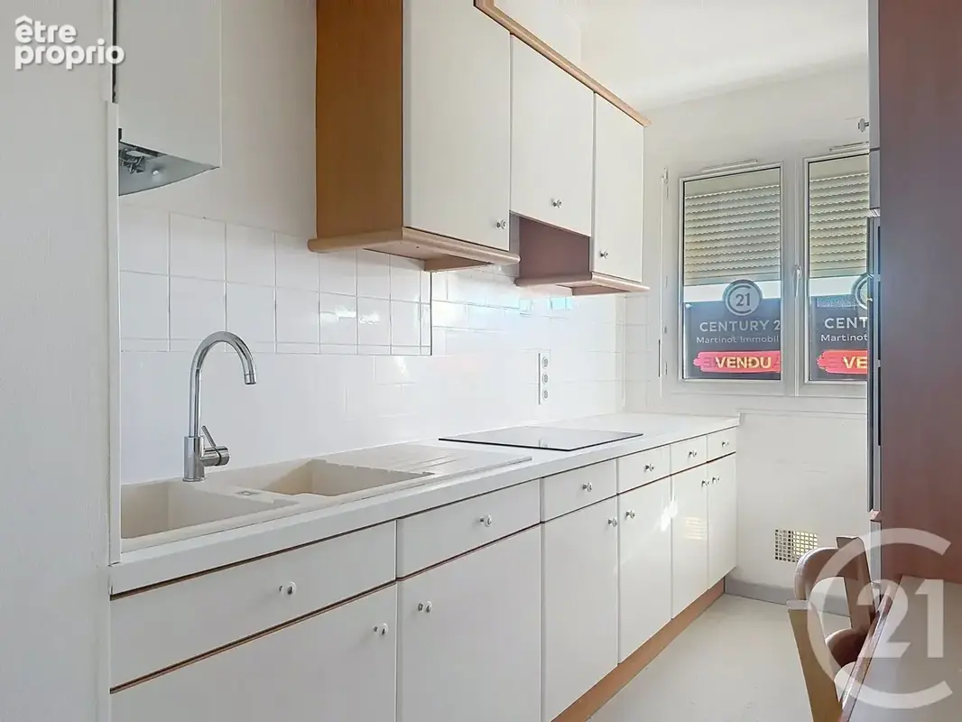 Appartement 3 pièces 61 m² à vendre à La Chapelle-Saint-Luc (10600) - photo 2