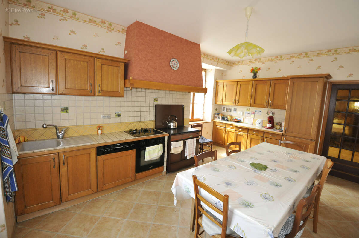 Maison à SAINT-PRIEST-LIGOURE