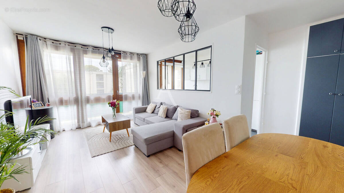 Appartement à CHILLY-MAZARIN