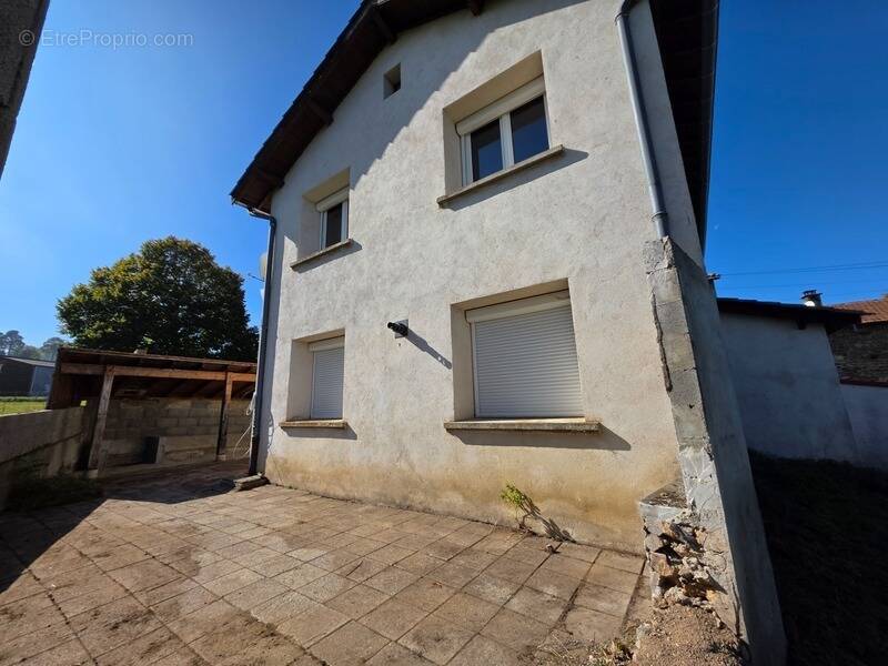 Maison à SAINT-BONNET-LE-COURREAU