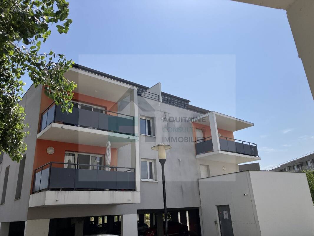 Appartement à VILLENAVE-D&#039;ORNON