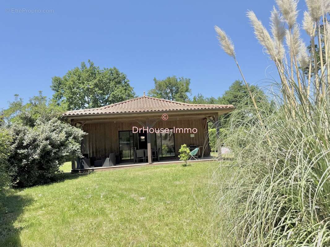 Maison à HOURTIN