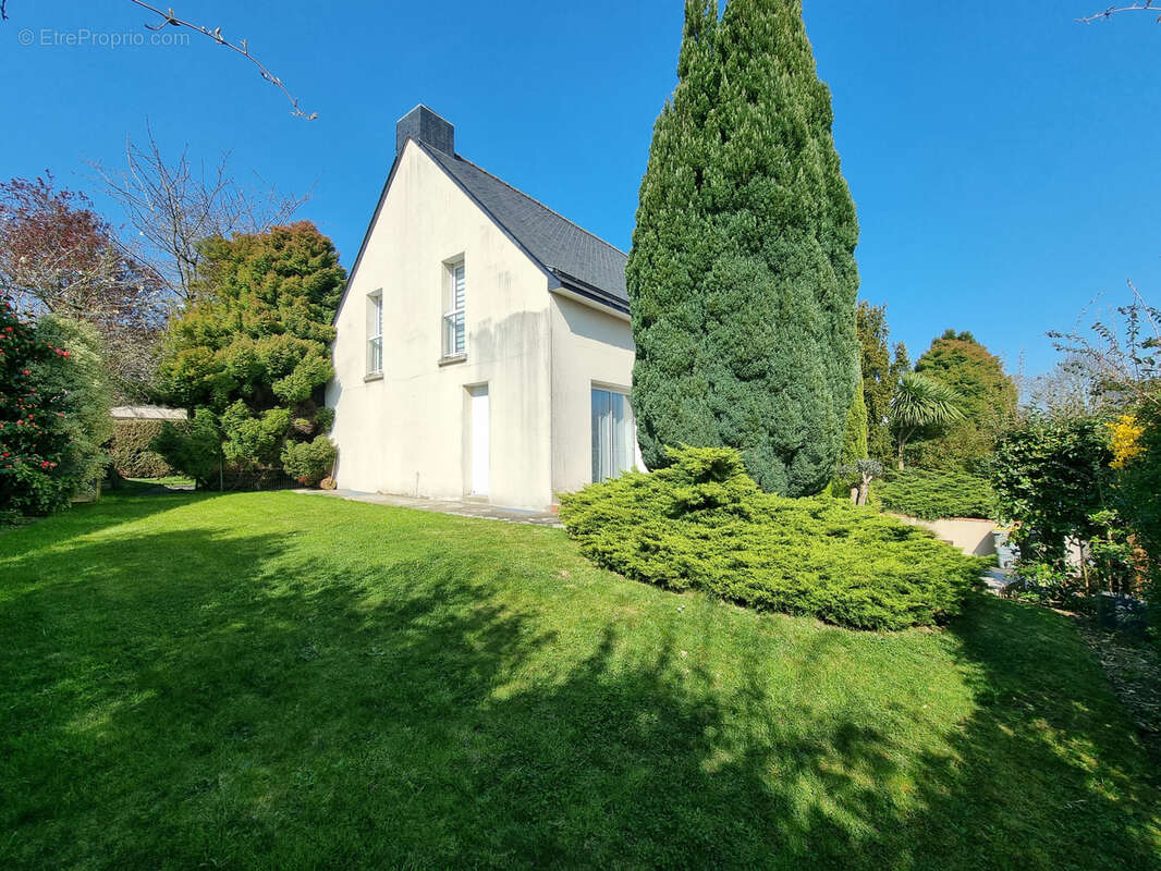 Maison à SAINT-ERBLON