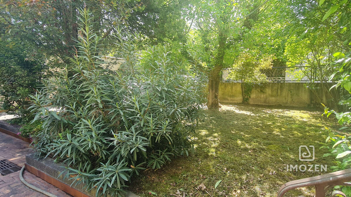 Maison T5 de 174 m2 Carrez - 327m2 de terrain - photo 17