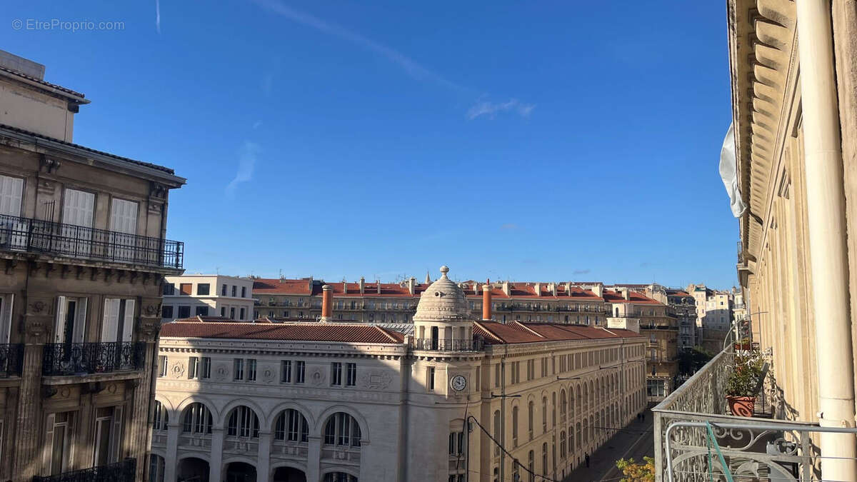Appartement à MARSEILLE-1E